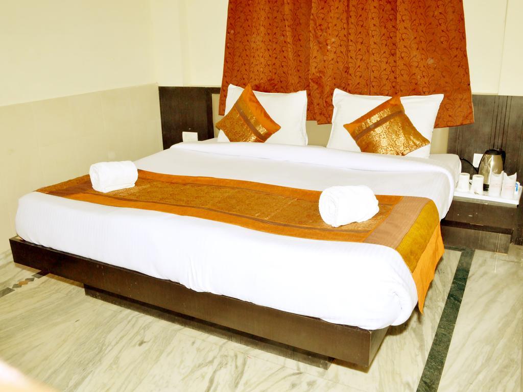 Hotel Sheela, 100M From Taj Mahal Agra  Esterno foto
