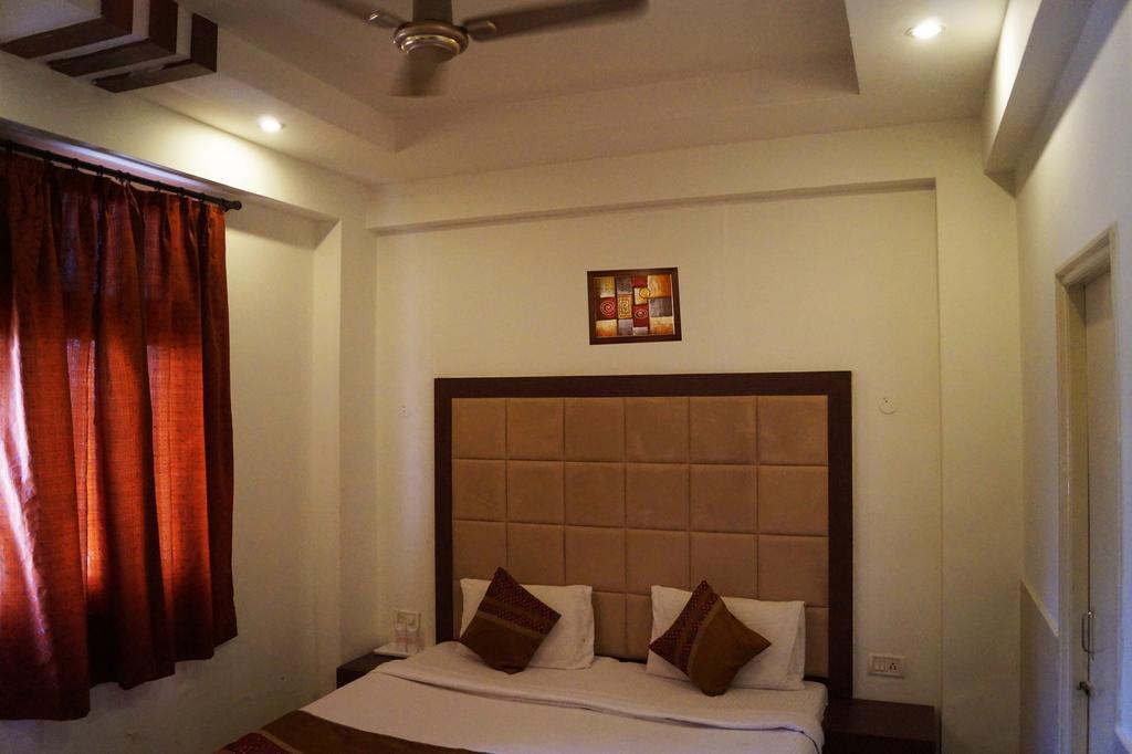 Hotel Sheela, 100M From Taj Mahal Agra  Esterno foto