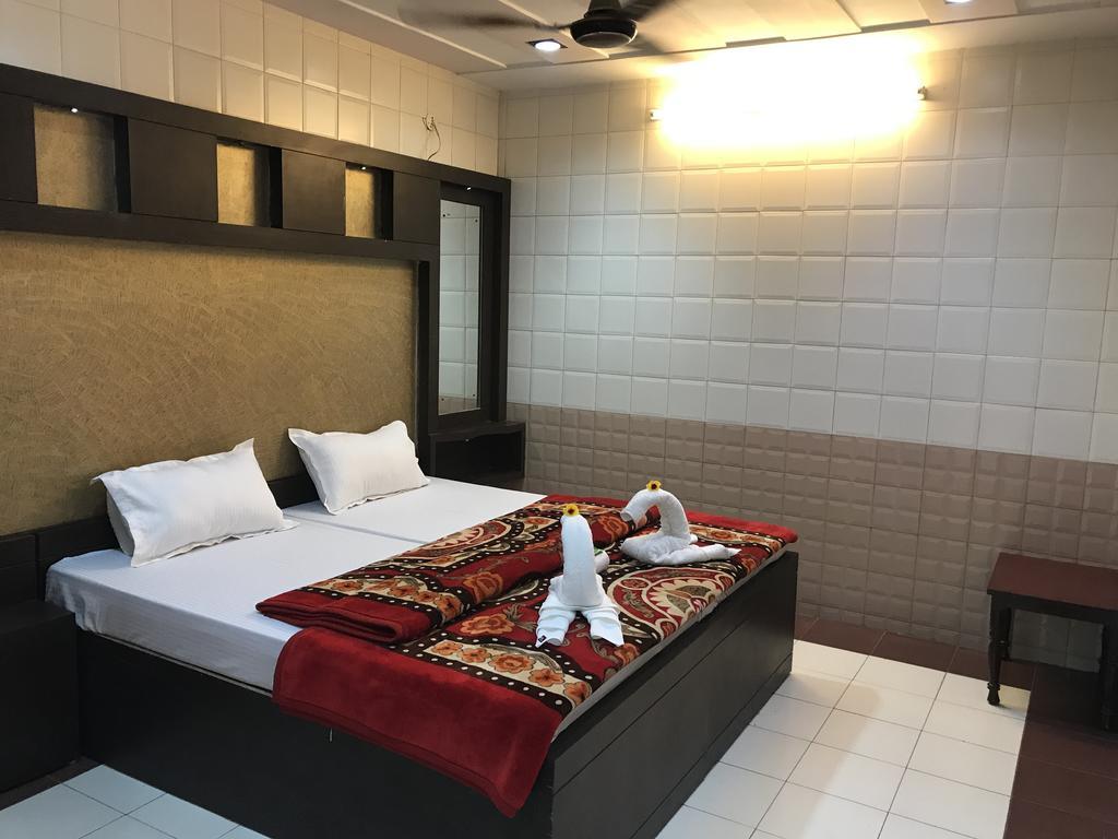 Hotel Sheela, 100M From Taj Mahal Agra  Esterno foto