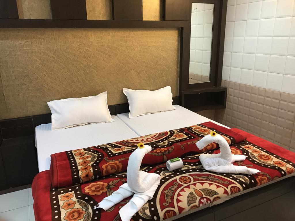 Hotel Sheela, 100M From Taj Mahal Agra  Esterno foto