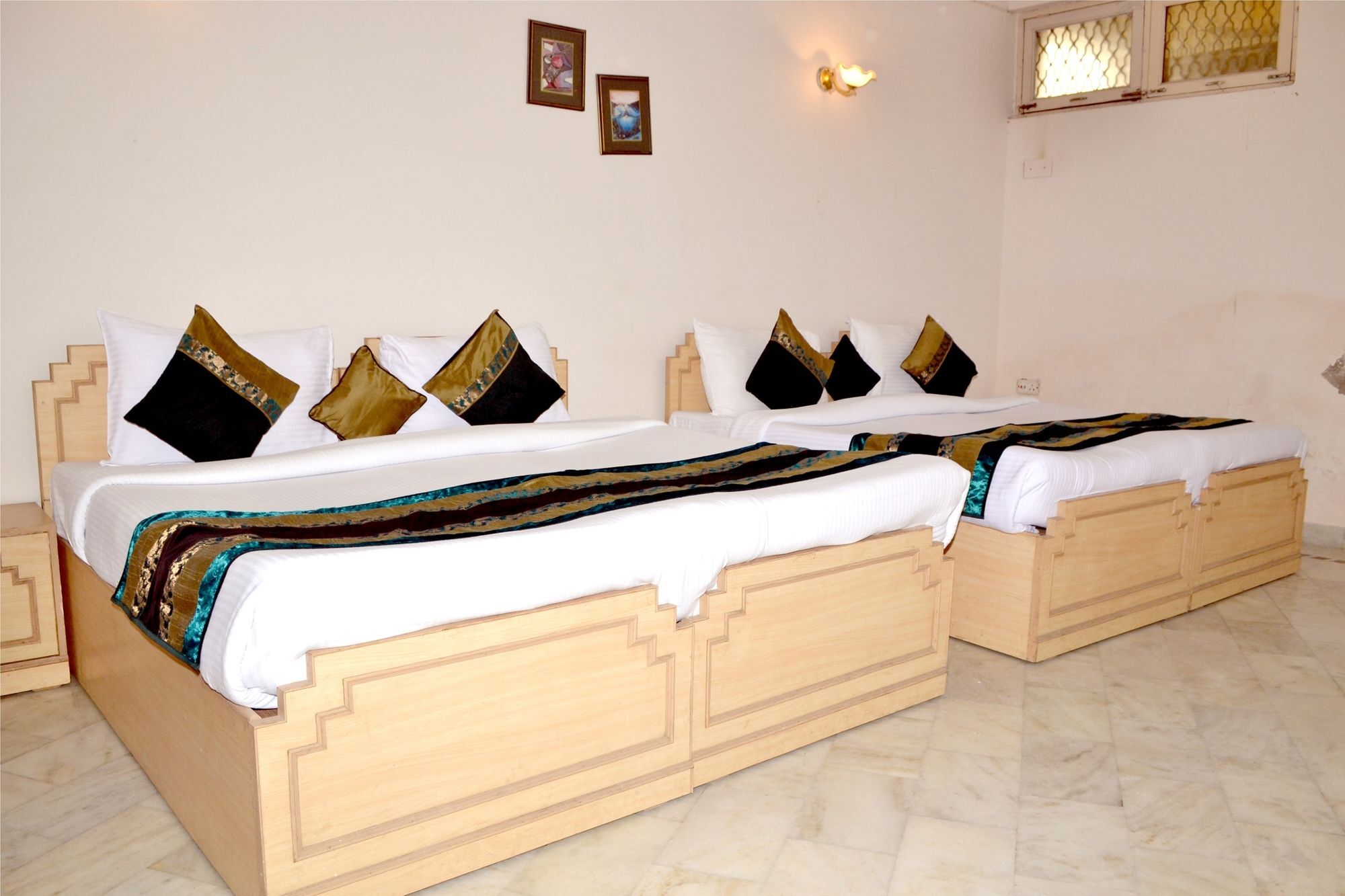 Hotel Sheela, 100M From Taj Mahal Agra  Esterno foto