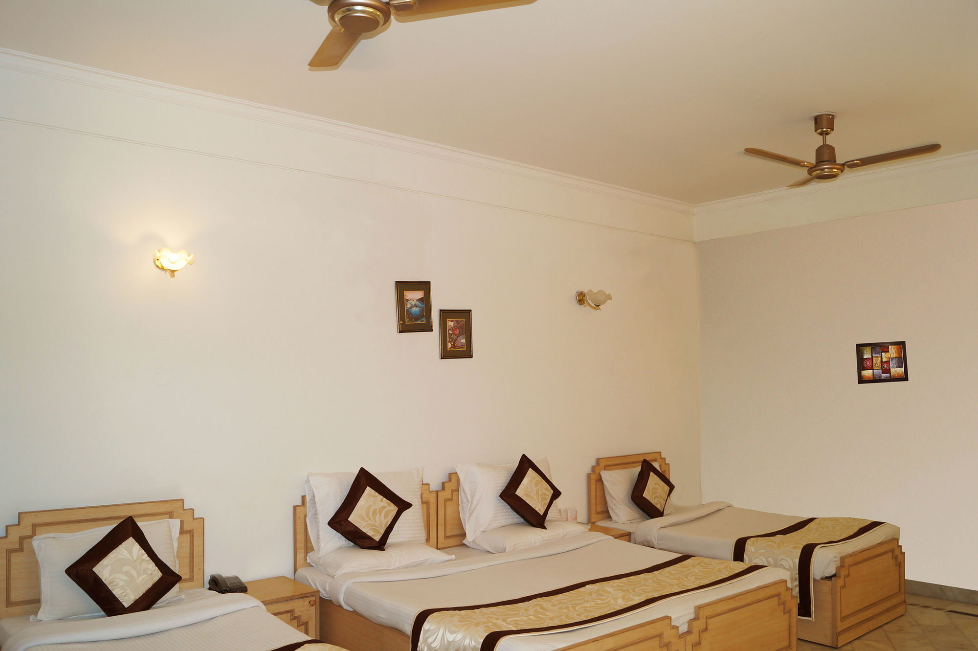 Hotel Sheela, 100M From Taj Mahal Agra  Esterno foto